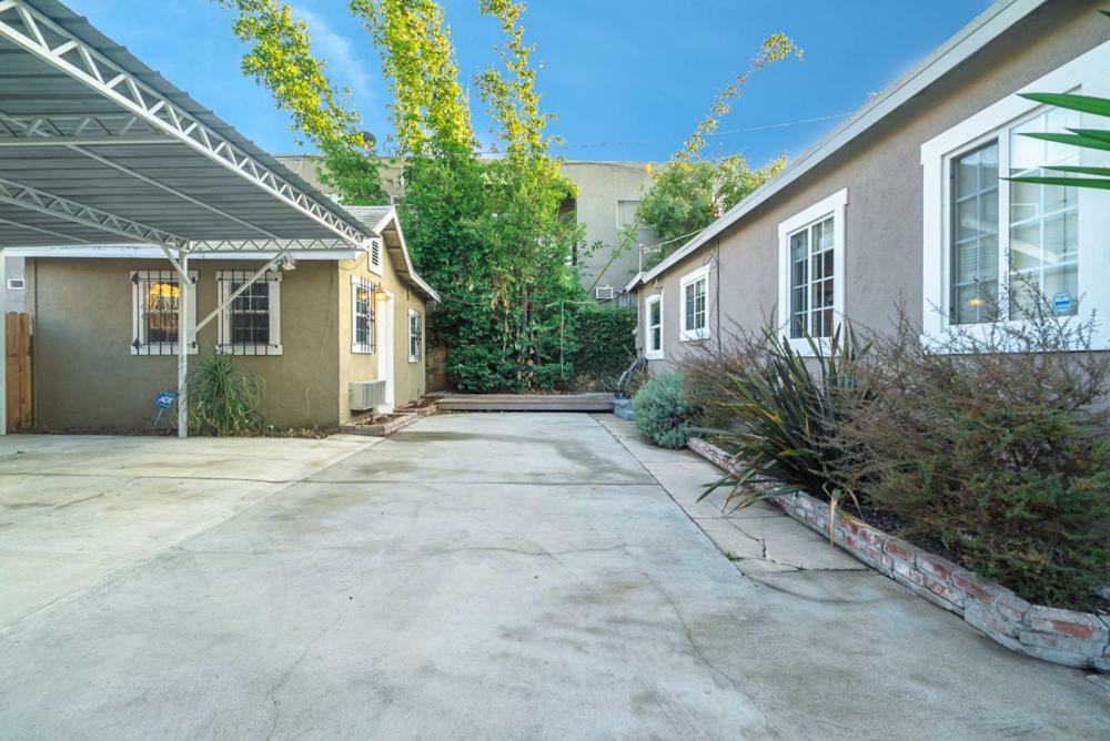 Stylish 2 Bed & 2 Bath At The Heart Of Hollywood With Free Parking - One Car Only Apartment Лос Анджелис Екстериор снимка